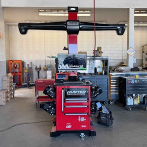 Máquina de Alineación de Ruedas Automática 3D con Pantalla Digital, Peso Máximo de Rueda de 60 kg y Velocidad de Balanceo de 230 rpm - Product Image 1