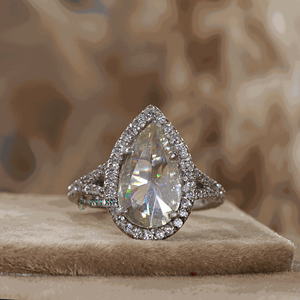 4 CT de pera blanca y diamante de corte redondo solitario con estilo de acento Juego de puntas anillo de bodas - Product Image 5