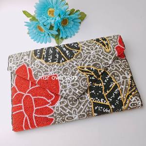 Bolso de mano hecho a mano con cuentas, recién llegado a la India, listo para enviar, precio al por mayor, bolso de mensajero de poliéster con letras y botones - Product Image 5