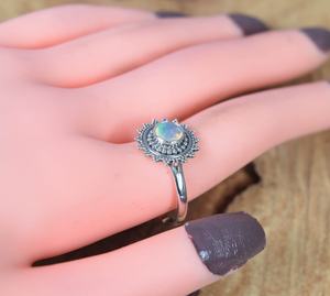 Anillo de piedras preciosas de ópalo blanco Natural tratado térmicamente de Plata de Ley 925, efecto de estrella de corte brillante, regalo de aniversario de boda perfecto para ella - Product Image 1