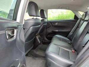 Avalon XLE Premium 2014 d'occasion, conduite à gauche, sièges en cuir foncé, pneus R17 - Product Image 4