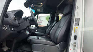 Knaus Van Ti 650 MEG Moderna Caravana Mini 4x4 Ligera y Elegante, Autocaravana Todoterreno con Capacidad para 4 Personas - Product Image 3