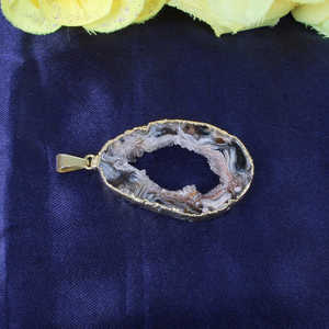 Elegante Colgante de Piedra Preciosa Druzy con Acabado Dorado, 52mm de Largo, Piedra de 25x40mm, Material de Latón, Piedras Preciosas Sueltas - Product Image 3