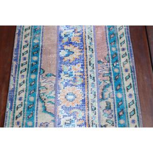 Alfombra Turca Vintage de 1.9x3.7 pies (57x112 cm), Alfombra Azul Marrón Estilo Suroeste - Product Image 5