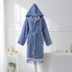 Peignoir turc à pompons bleu, à capuche, 100% coton - Product Image 5