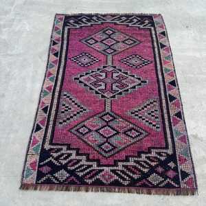 Petit tapis turc 2,6x3,7 pieds, tapis persan en laine rose vintage - Product Image 2