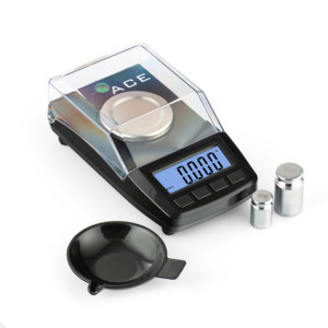 Balance de précision numérique portable ACE CT 50 pour bijoux, précision 0,001 g, mini balance de poche rectangulaire avec couvercle et plateau, alimentée par piles - Product Image 1