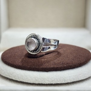 925 Sterling Silver Vintage Eternity Vermeil Anneaux Rose Quartz Gemstone Lunette Setting Handmade Designer Unique pour la fête - Product Image 2