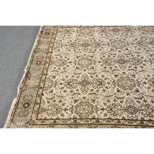 พรมขนสัตว์ทำมือสีน้ำตาลเบจคลาสสิก ขนาด 5.9 x 9.9 ฟุต ผลิตในตุรกี เป็นมิตรกับสิ่งแวดล้อม ขนปานกลาง รูปทรงสี่เหลี่ยมผืนผ้า ดีไซน์แบบ Patchwork เหมาะสำหรับห้องนั่งเล่น - Product Image 4