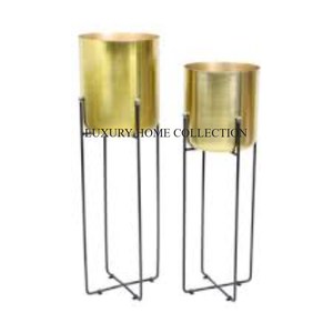 <b>High</b>-end Decorative Metal <b>Planter</b> with Sophisticated Detailing and Premium Finishing for Upscale Modern Plant Displays - Product Image 2