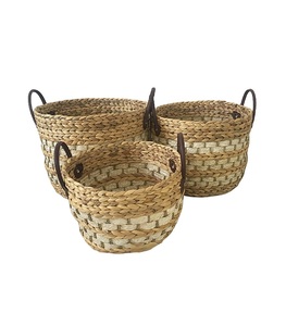 Panier décoratif en jacinthe d'eau pour le rangement de la chambre à coucher avec des fibres naturelles et un style minimaliste moderne - Product Image 5