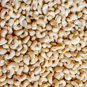 Usine fiable Kaju Badam SANTIGO Livraison gratuite Noix de cajou Toutes tailles Noyaux de noix de cajou bruts OEM, ODM Emballage - Product Image 1