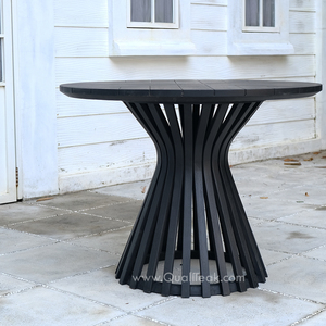 Mesa de Comedor Redonda de Teca para Exteriores Xaviera, Moderna y Resistente, con Características Resistentes a los Rayos UV y al Agua, para Uso en Parques, Hoteles y Villas - Product Image 4