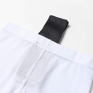 Calcetines elásticos de hockey sobre hielo con tela de secado rápido y estructura reforzada diseñados para manejar el movimiento de ritmo rápido - Product Image 4