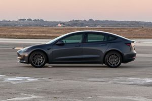รถยนต์มือสอง พวงมาลัยซ้าย/ขวา ปี 2023 TE SLA รุ่น MODEL 3 ขับเคลื่อนล้อหลัง - Product Image 4