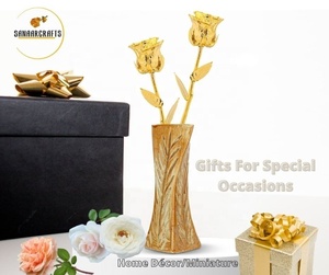 Figura de Rosa Preservada Hecha a Mano, Bañada en Cobre y Oro de 24k, Regalo con Temática de Amor - Product Image 5