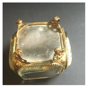 Design traditionnel or fini laiton bordure biseauté boîte en verre carré à motifs bijoux en métal organisé souvenir boîte en gros - Product Image 6