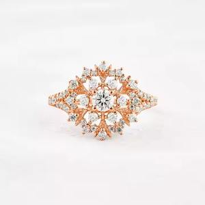 แหวนหมั้นเพชรมอยส์ซอไนต์สำหรับผู้หญิงแหวนทอง14K สำหรับงานแต่งงานของขวัญครบรอบปีที่โรแมนติกสำหรับห้องปฏิบัติการ - Product Image 5