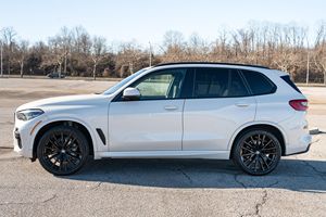 BMW X5 xDrive40i 2020, Turbo de 6 Cilindros, Tracción en las Cuatro Ruedas, Gasolina, Automático, SUV/Crossover - Product Image 3