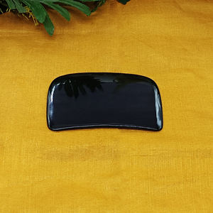 La corne traditionnelle faite à la main Gua Sha pour le massage quotidien du visage aidant à réduire les poches et les ridules La plus grande entreprise de fabrication - Product Image 4