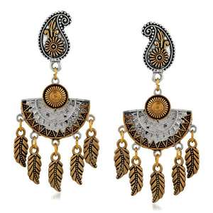 Kriaa Pendientes colgantes chapados en dos tonos Diseño de flores religiosas clásicas de moda para fiestas-1309064 - Product Image 1