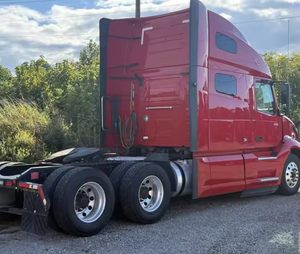 ดีที่สุด!! รถบรรทุกหัวลากมือสองปี 2021 สำหรับ Volvo VNL64T760 พร้อมส่ง - Product Image 2