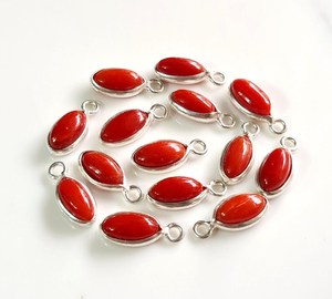 Superbe cabochon en corail rouge naturel de 8mm en argent sterling 925 Connecteurs à breloques remplis d'or 18K Réglage de la lunette de 8mm pour pendentifs fins - Product Image 3