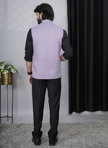 Elegante Chaleco Color Durazno para Hombre, Ideal para Bodas, Reuniones de Negocios, Oficina, Fiestas y Ocasiones Especiales, Disponible al Mejor Precio - Product Image 2