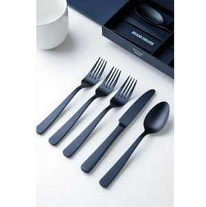 Ensemble de couverts en acier inoxydable finition argentée, un symbole d'élégance et de classe, adapté aux expériences culinaires de luxe dans le monde entier - Product Image 5