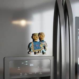 Aimant de réfrigérateur décoratif en bois moderne et écologique fait à la main avec des couleurs vibrantes et une forte adhérence pour la maison, la cuisine et le bureau - Product Image 3