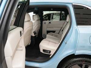 Vehículo Eléctrico de Autonomía Extendida L7 2025, Tracción en las 4 Ruedas e Integración de Cabina Inteligente, Autonomía NEDC de 201-300 km, Batería de 50-70 kWh - Product Image 2