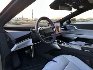 รถ SUV ปี 2022 เกียร์อัตโนมัติ พร้อมแร็คหลังคาโลหะ เบาะหนัง แบตเตอรี่ลิเธียม คุณสมบัติระดับพรีเมียม - Product Image 5