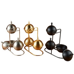 Bol à dattes avec support Design minimaliste Khajoor Pot pour dattes Bol de service avec aspect fini doré - Product Image 5