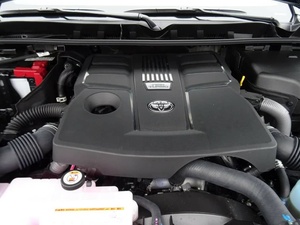 Negro para L Cruiser SUV Usado, Faros LED, Volante a la Izquierda, Transmisión Automática, 7 Asientos, Interior de Cuero, 2023 Euro VI - Product Image 6