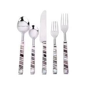 Ensemble de couverts en argent en acier inoxydable New Look avec poignée en nacre pour table à manger ensemble de couverts alimentaires - Product Image 5