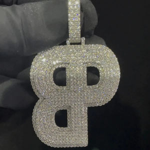 จี้เพชรโมอิสซาไนต์ทรงฮิปฮอปสุดเทรนดี้ ประดับเพชร VVS พร้อมชุบทองบนเงินแท้ 925 ดีไซน์อักษรย่อ สำหรับผู้หญิง ราคาประหยัด - Product Image 1