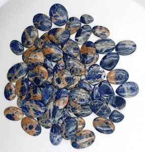 อัญมณีซาโดไลต์ทรงหลังเบี้ยสีฟ้าธรรมชาติที่ไม่ซ้ำใครอัญมณีสีฟ้าหลวมสำหรับเครื่องประดับอัญมณีทรงหลังเบี้ย - Product Image 1