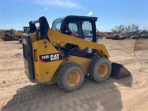 2017 pour Caterpillar 242D EPA Skid Steer Loader avec moteur diesel utilisé en très bon état prêt pour l'expédition dans le monde entier - Product Image 2
