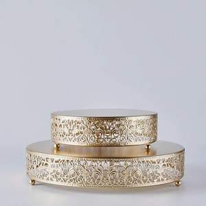 Support à gâteau en métal pour table de desserts de luxe avec un look haut de gamme et un design stable pour les célébrations haut de gamme - Product Image 2