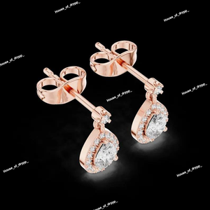 Boucles d'oreilles pendantes en forme de larme en argent avec diamant moissanite serti halo élégant et luxueux, design scintillant pour les soirées - Product Image 2