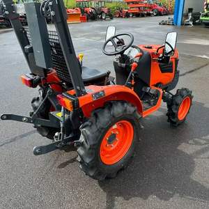 Tracteur compact Kubota B1121, 13 CV, diesel, tracteur de jardin haute productivité, machines agricoles avec prise de force et attelage 3 points - Product Image 3