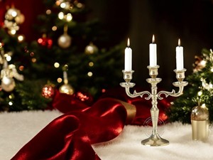 "Encantador candelabro plateado de 3 brazos con diseño elegante perfecto para bodas o decoración del hogar agrega un toque de clase" - Product Image 3