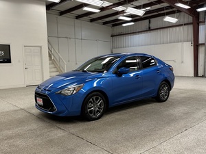 Voiture d'Occasion Toyota Yaris Berline Automatique de 2019, Bon État, Propre et Bien Entretenue - Product Image 2