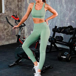 Conjunto de yoga sólido ligero para mujer con cintura elástica y logotipo frontal-Ropa de gimnasio de entrenamiento - Product Image 3