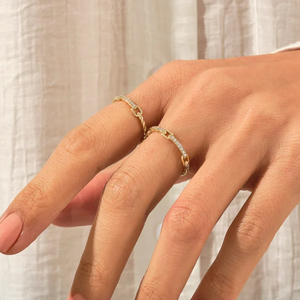 Anillo de Boda de Diamante Moissanite de Corte Redondo de Lujo, Clásico, Chapado en Oro de 18 Quilates, Media Eternidad, Unisex, Elegante Regalo para Ella - Product Image 6