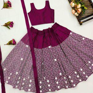 Lehenga Choli ethnique pour filles, couleur vin, longueur au sol, par Shoryam Fashion |   Robe traditionnelle pour enfants, tenue de fête Diwali - Product Image 1