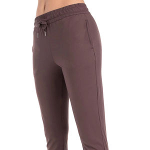 กางเกงขายาวผู้หญิงคุณภาพสูงสำหรับฤดูหนาว ปี 2025 ขายดี ทรงขาตรง สีตามสั่ง ผลิตจากโพลีเอสเตอร์/คอตตอน ระบายอากาศได้ดี - Product Image 4