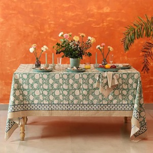 Couverture de table à manger imprimée en blocs de coton nappe artisanale décor de fête de mariage et d'événement couverture de table de cuisine cadeau pour invité - Product Image 1