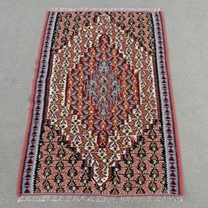 Petit tapis turc de 2,6 x 3,8 pieds, tapis vintage, tapis oriental rouge Kilim - Product Image 1