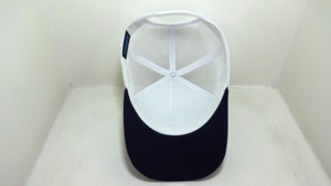 Casquette en maille personnalisée pour entreprise, avec broderie latérale, fermeture snapback, dos respirant en maille et bande intérieure sur mesure - Product Image 6